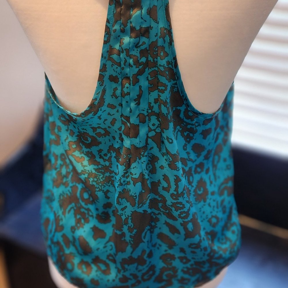 Top - Picture 2 of 3